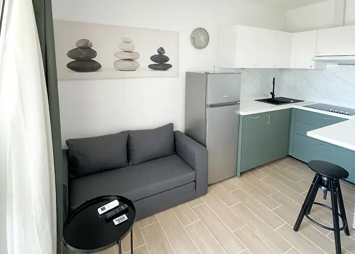 Modern Overlooking Downtown *