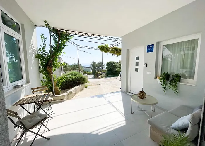 Daire Modern Overlooking Downtown *